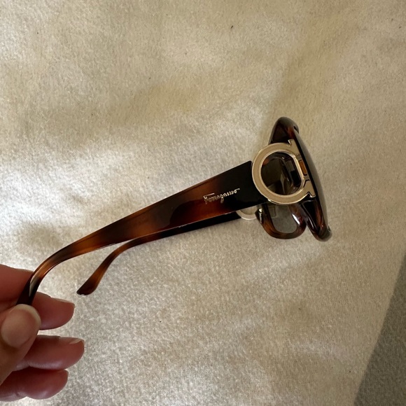 SALVATORE FERRAGAMO Sunglasses - Picture 6 of 10